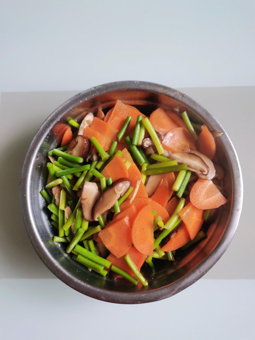 什锦蒜苔（没肉肉，也好吃）