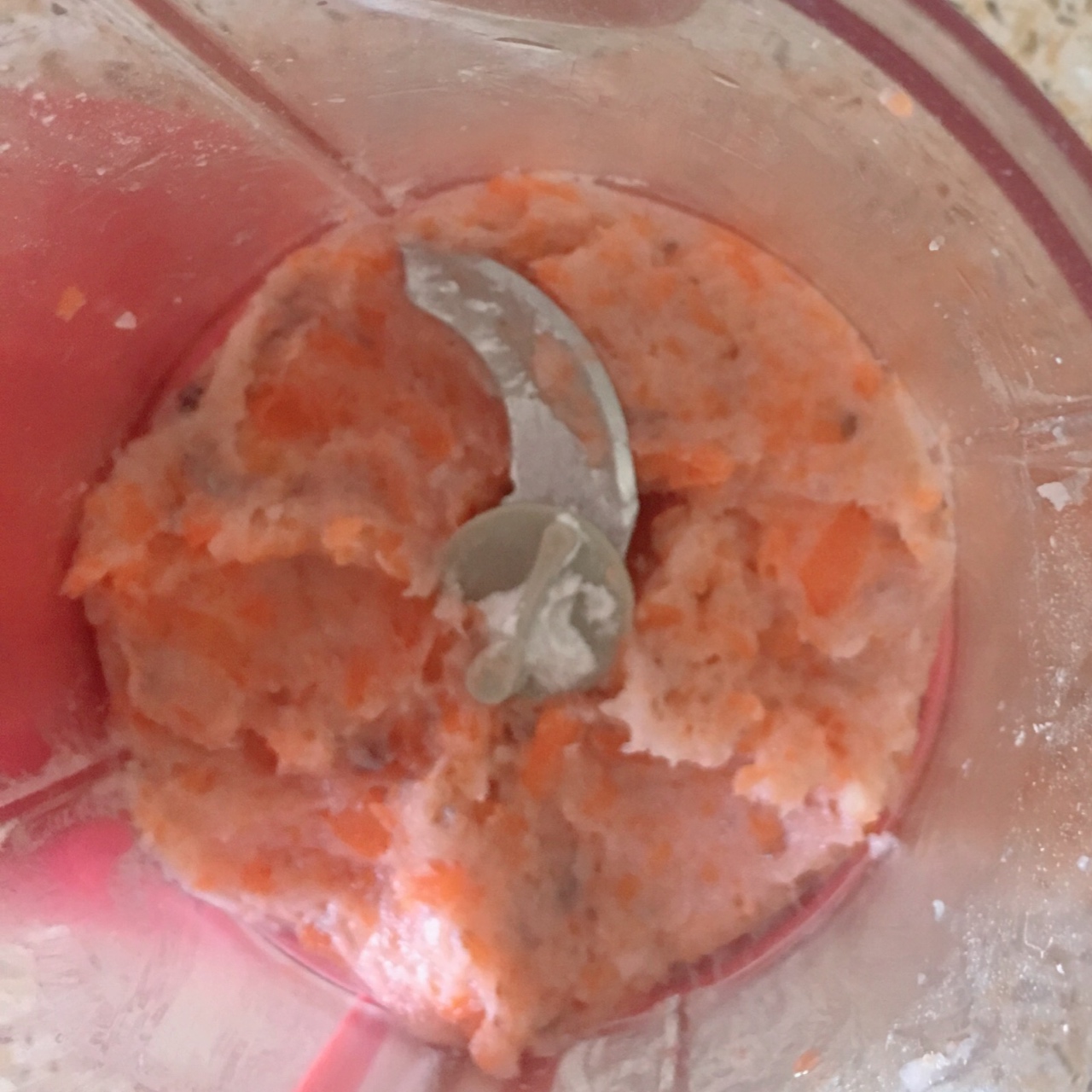 胡萝卜鲜虾条🦐宝宝辅食易操作的做法 步骤2