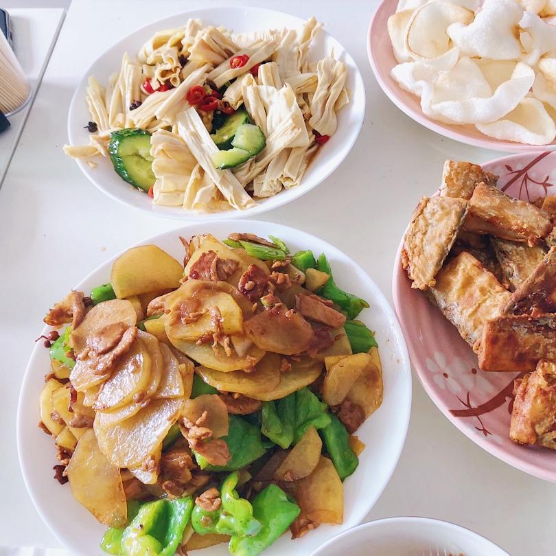肉炒青椒土豆片
