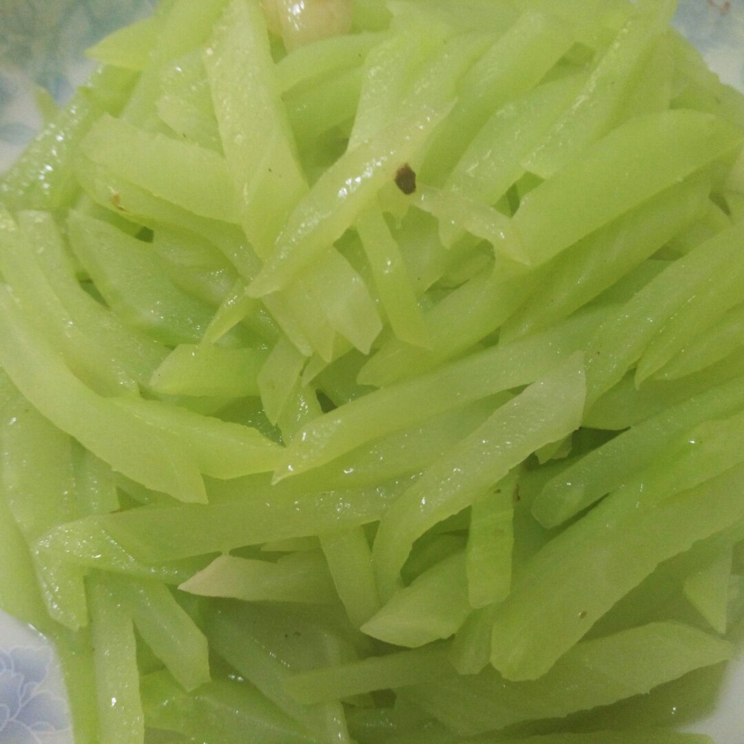 清炒莴笋丝