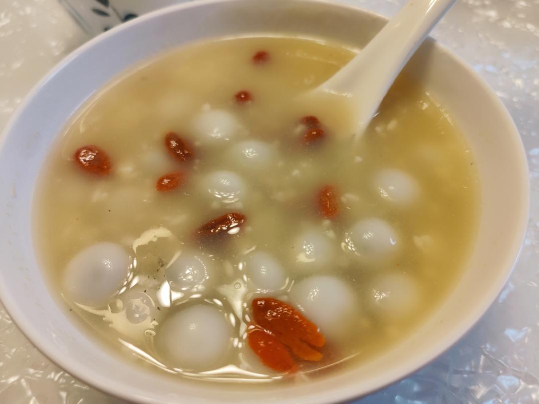 口感细腻的香甜酒酿小圆子