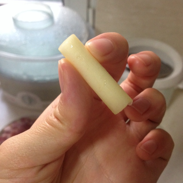 腊味茭儿菜蒸千张