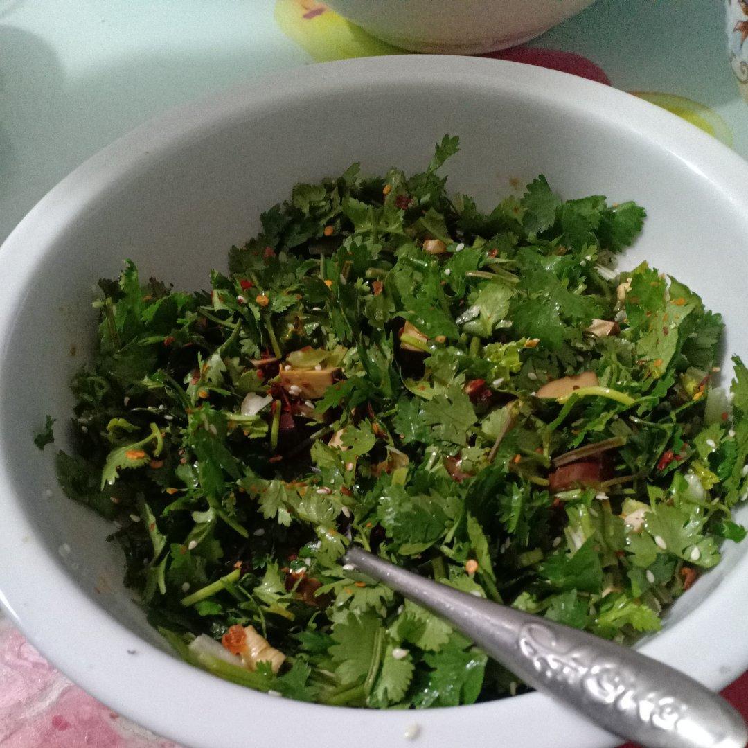 好吃不胖的香菜拌鸡蛋干