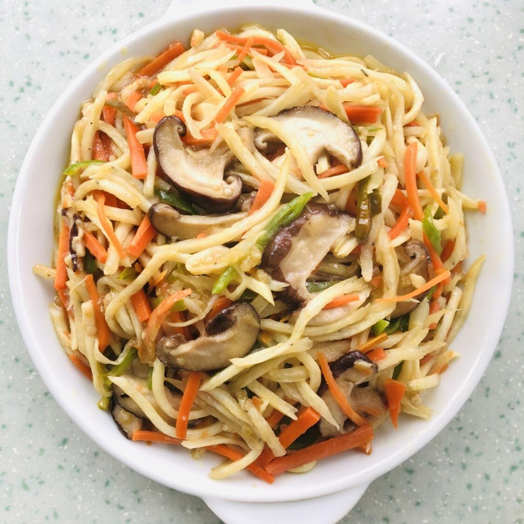 开胃又好吃——酸酸的茭白炒三丝