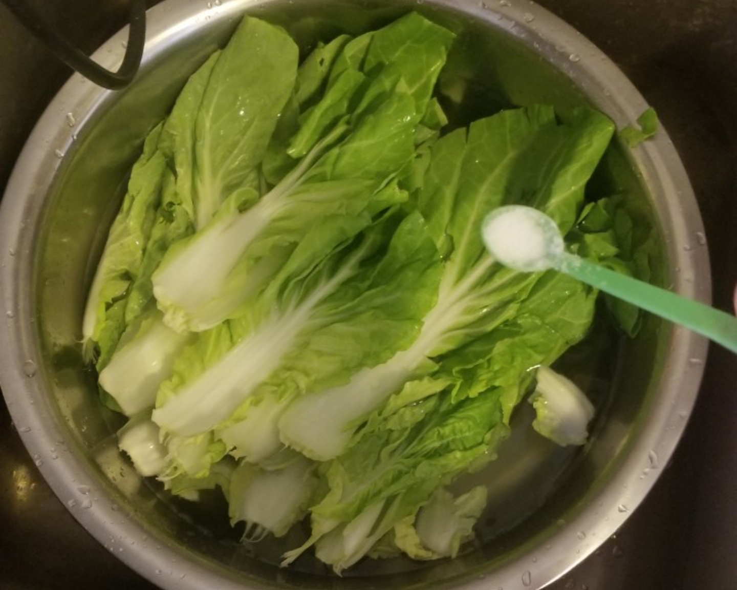 家常炝炒小白菜(简单健康好吃)的做法 步骤1