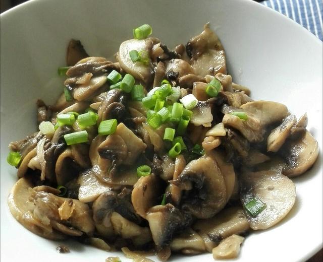 快手菜——葱香鹅油炒蘑菇的做法