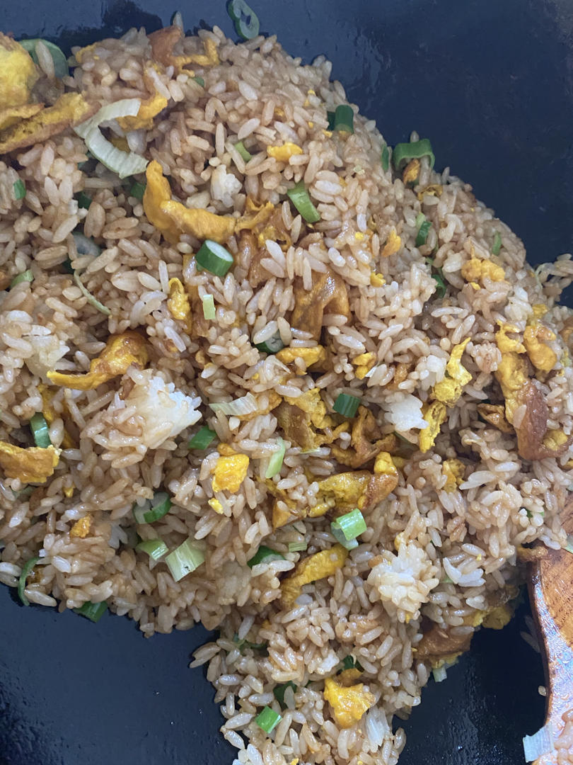 厨师长教你：“酱油炒饭”的家常做法，里面满满的小技巧，很受用