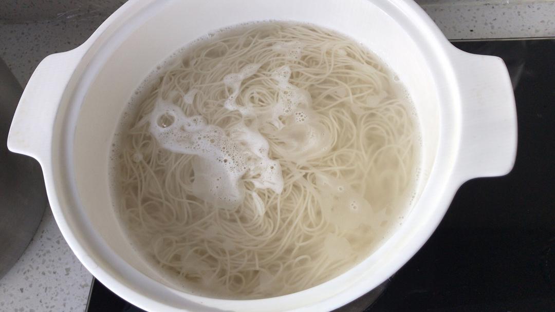 葱油拌面Spring Onion Noodles