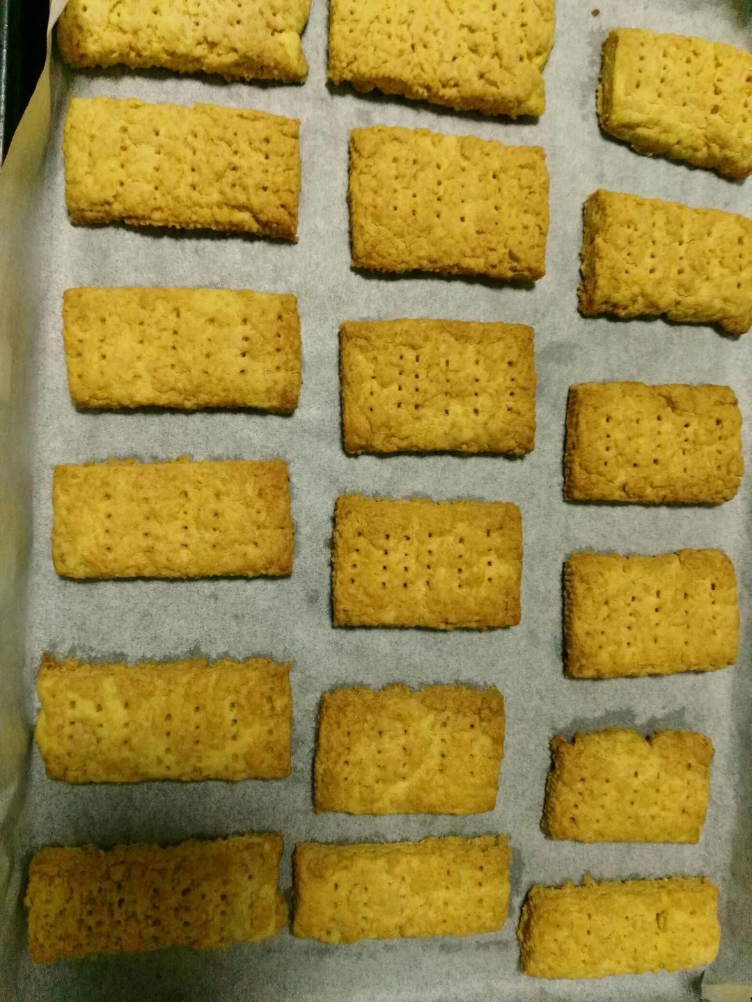 家庭自制的台湾老杨咸蛋黄饼（蛋黄多多）