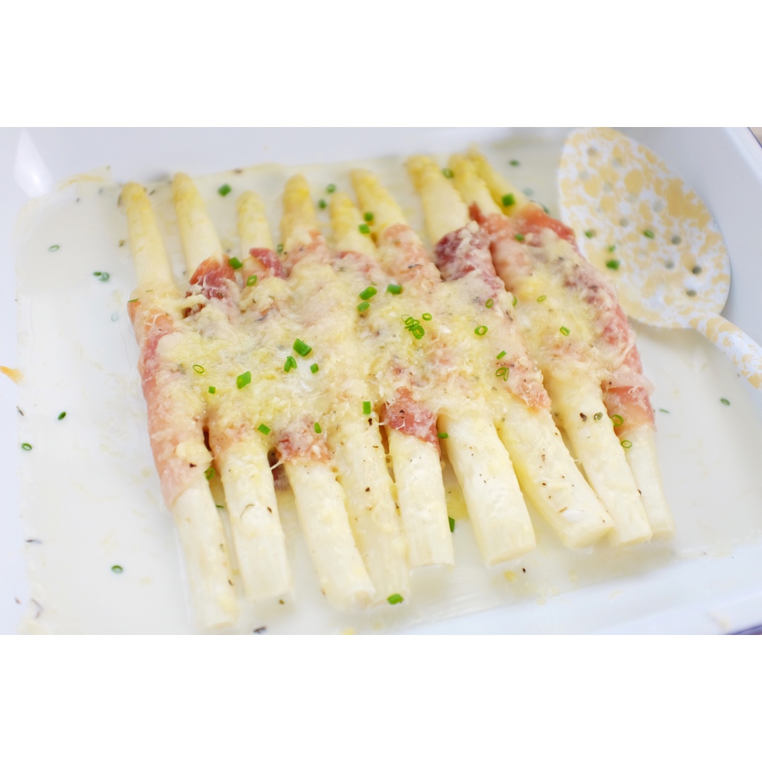 焗烤生火腿裹白芦笋