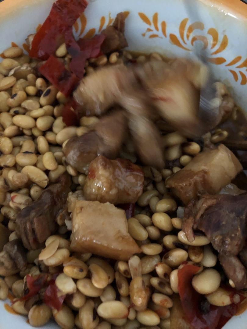 黄豆烧肉（红烧肉）