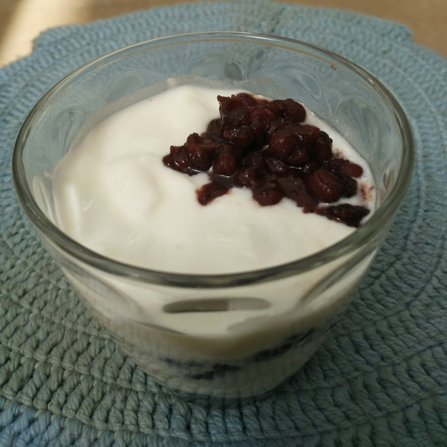 墙角落叶做的红豆牛奶