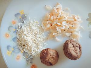 婴儿辅食：香菇虾皮面线的做法 步骤1