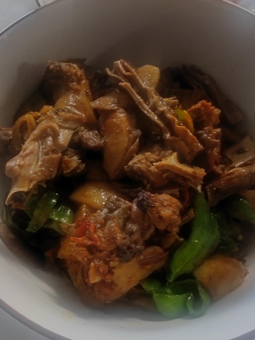 香菇腐竹炒鸡肉