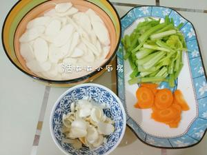 鲜百合炒山药芹菜的做法 步骤2