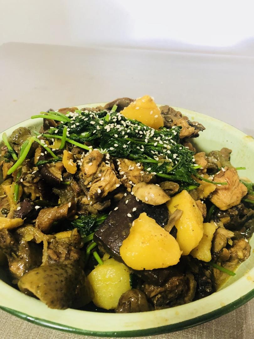 厨师长教你：“黄焖土鸡”的家常做法，味道很赞先收藏了
