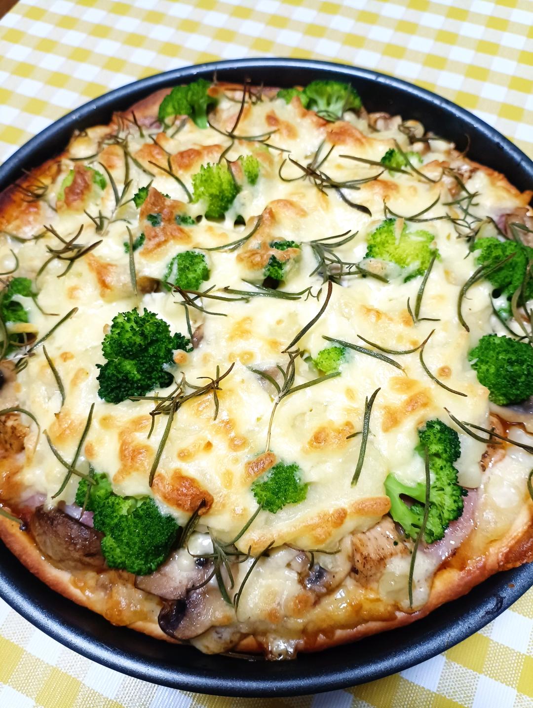 简单美味的蒜香迷迭香披萨