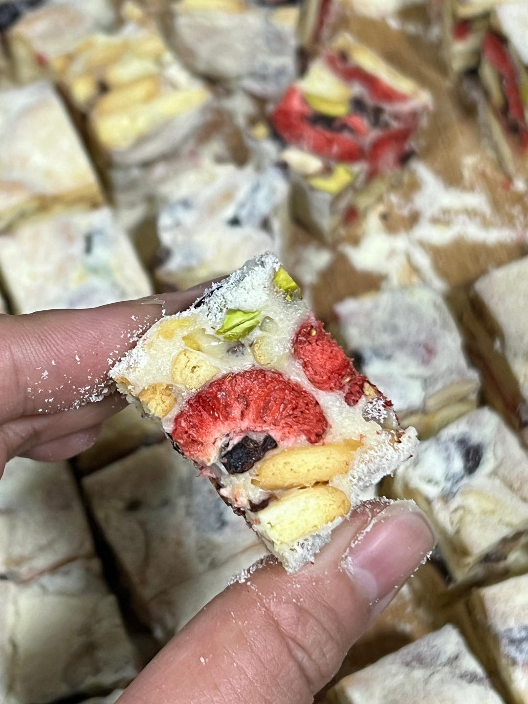 不会那么甜的雪花酥。