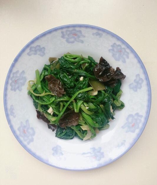 凉拌菠菜木耳（减脂餐）