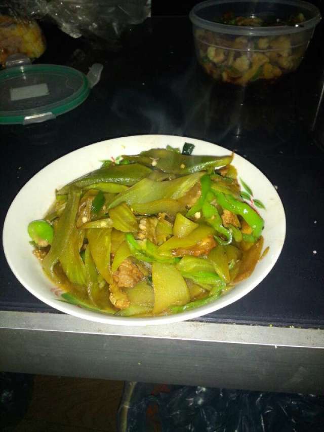 莴笋炒肉片