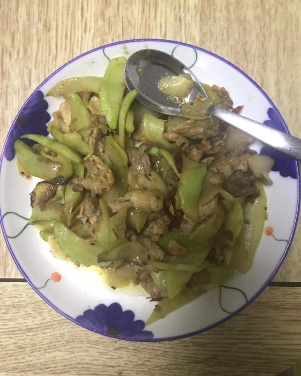 炒耳菜