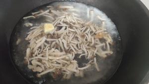 鲜嫩鸡蛋青豆蟹味菇豆腐汤的做法 步骤9