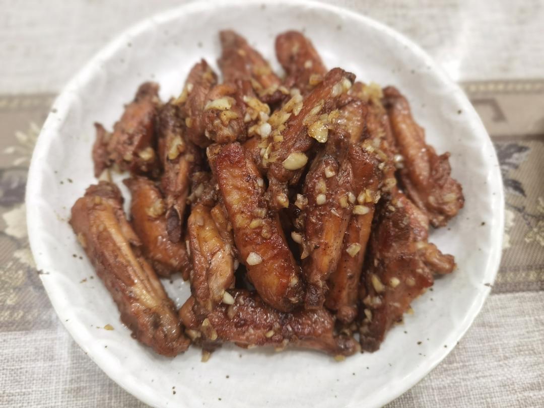 蒜香鸡翅，这才是鸡翅最好吃的做法