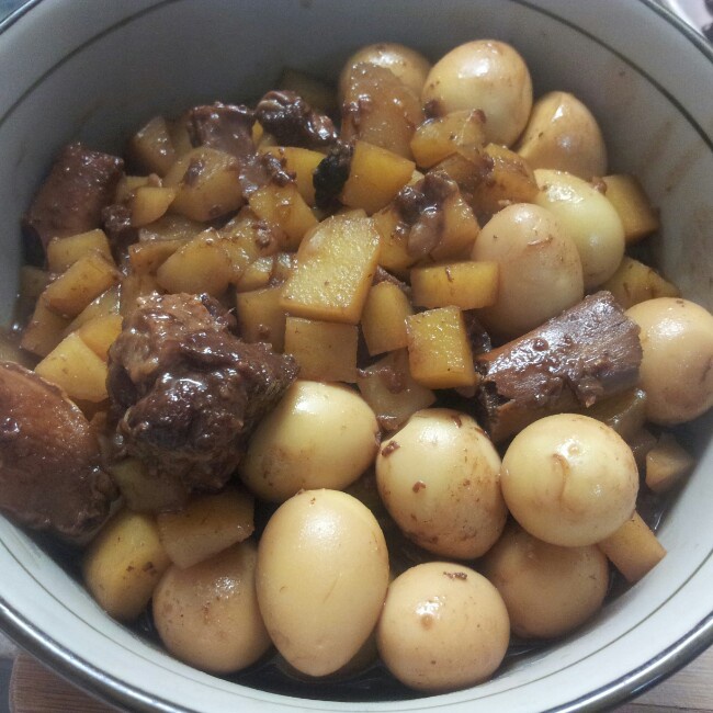 鹌鹑蛋烧排骨