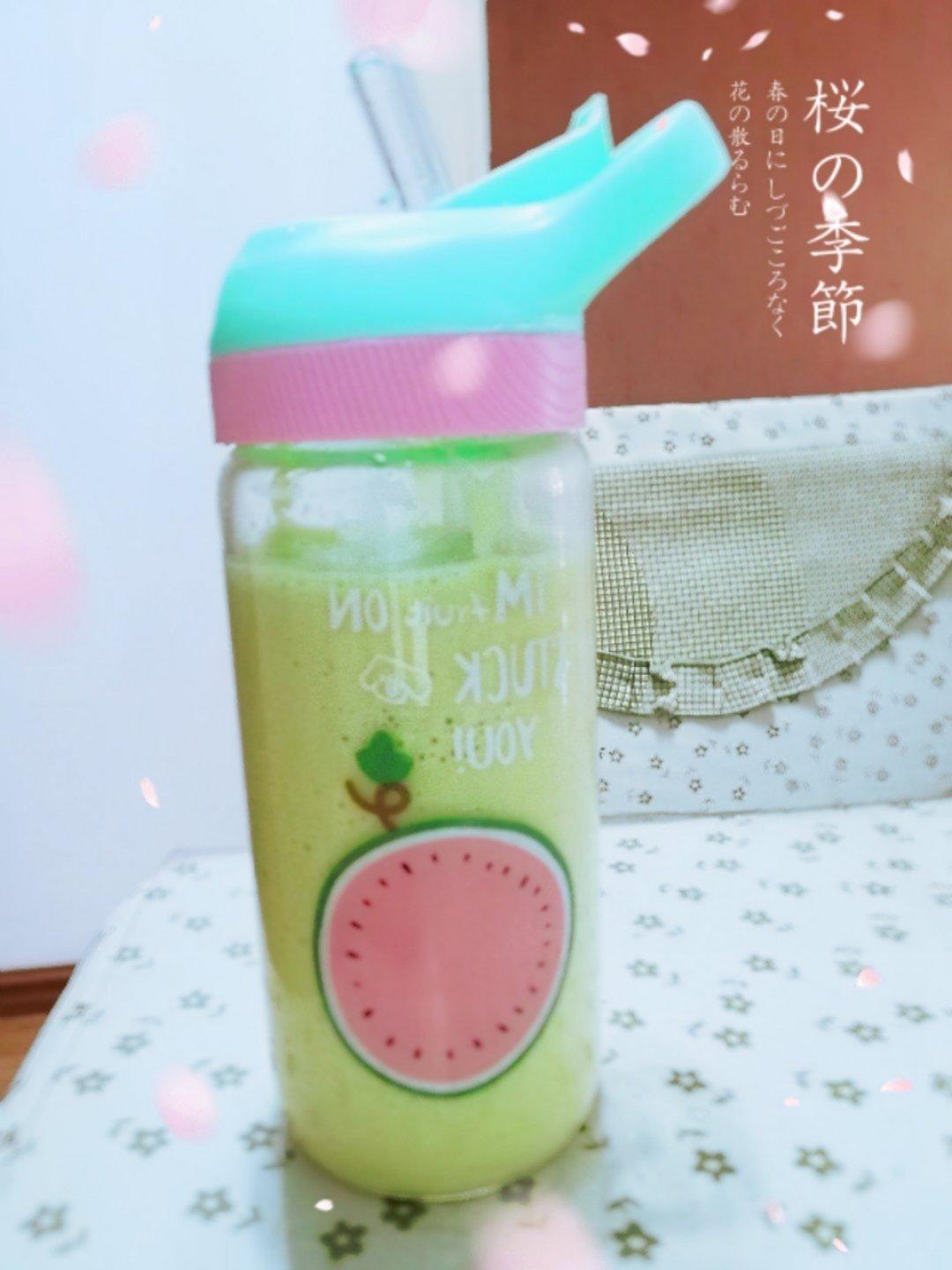 牛油果香蕉牛奶奶昔