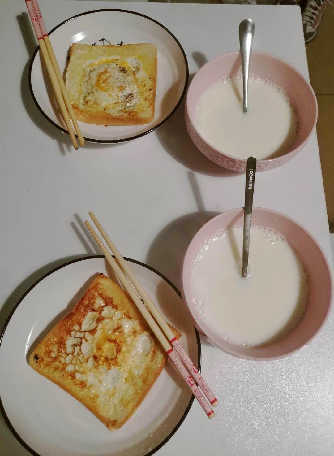 荷包蛋土司