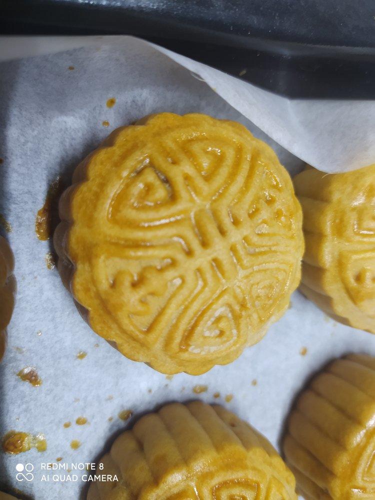 广式月饼—蛋黄莲蓉月饼