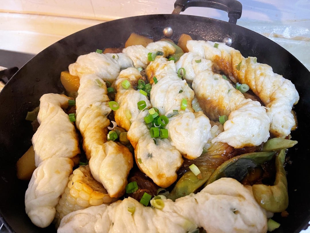 一锅出-豆角土豆玉米五花肉卷子