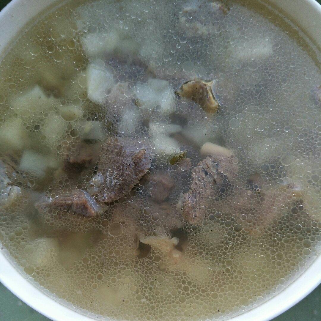 牛肉炖萝卜