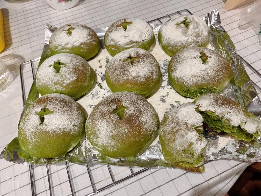 抹茶炼奶蜜豆面包