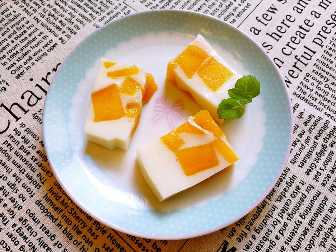 乖乖阿布做的粒粒芒果椰汁冻糕