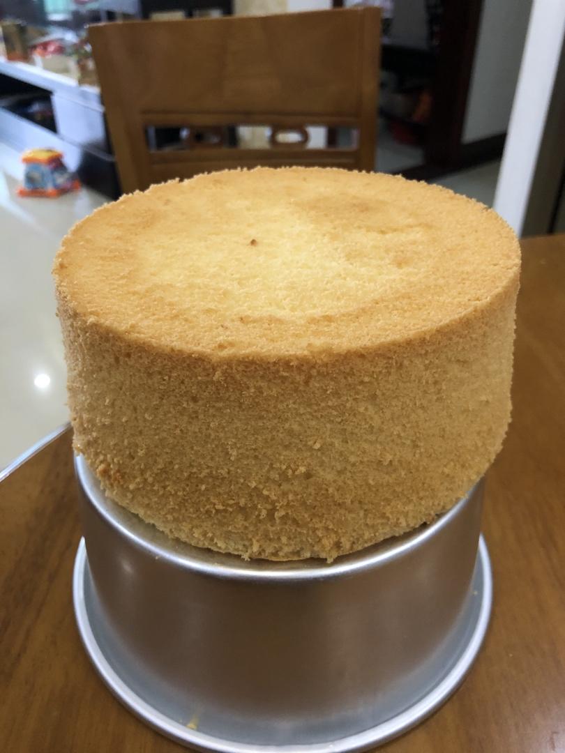 6寸基础版戚风蛋糕胚（附上我做的黄金果生日蛋糕）