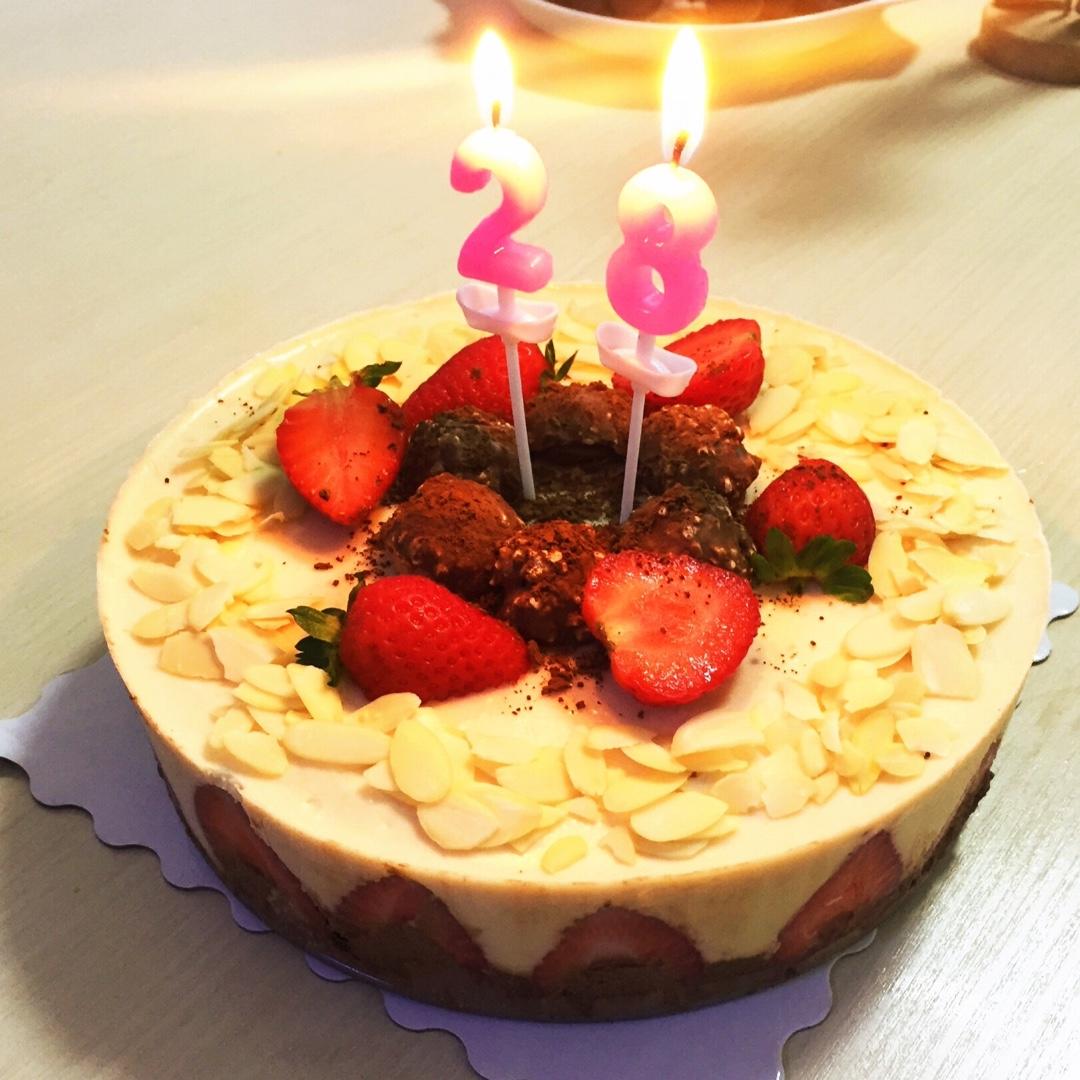 超豪华巧克力草莓芝士慕斯蛋糕