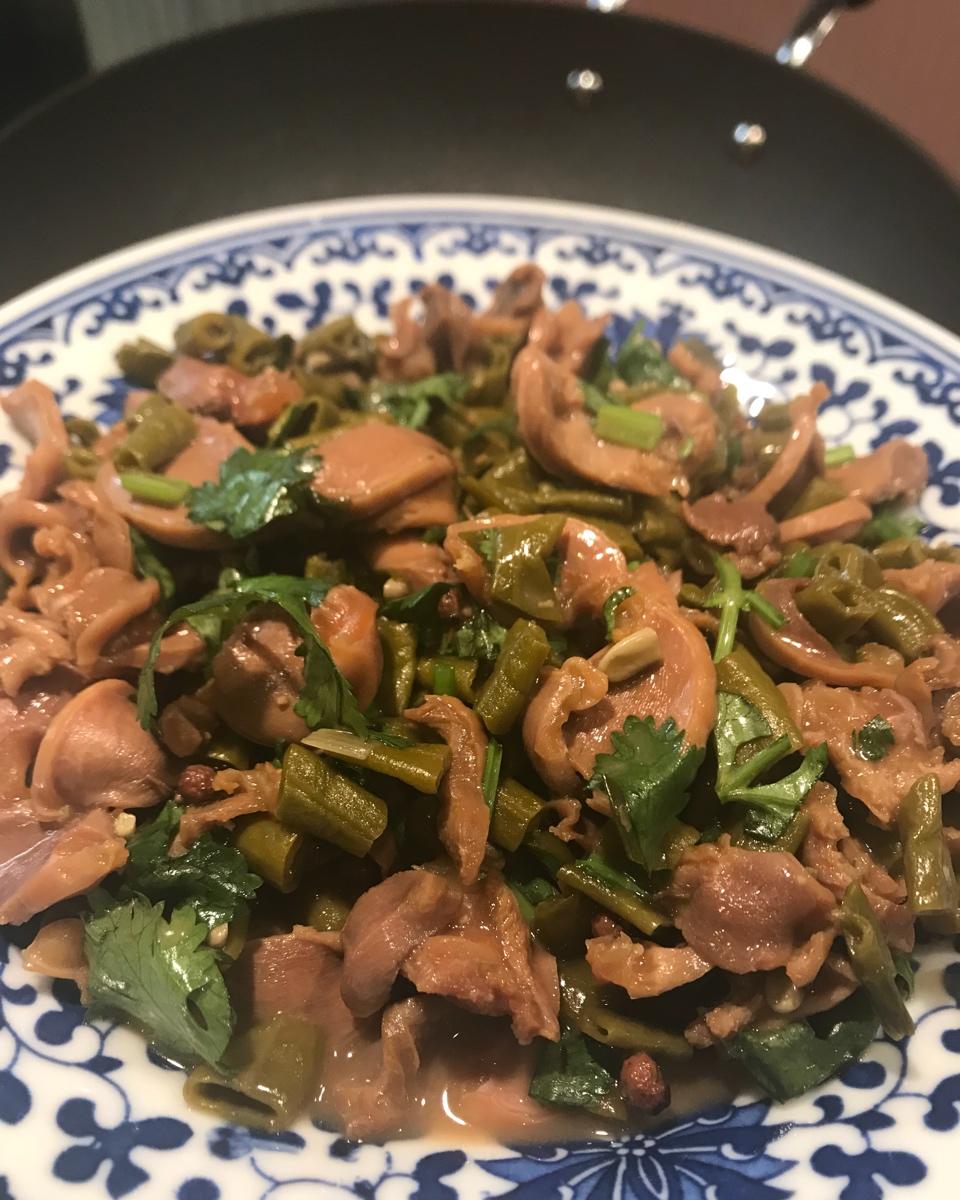 酸豆角炒鸡胗