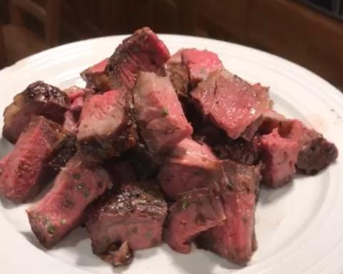 碳火慢烤厚切肋眼牛排Slow Charcoal Grilled Thick-cut Ribeye Steak的做法