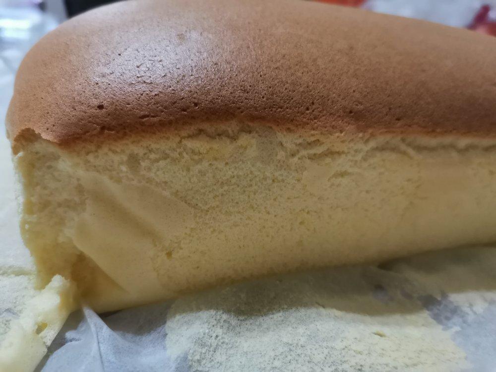 堪比柯基屁股
爆浆芝士🧀古早蛋糕