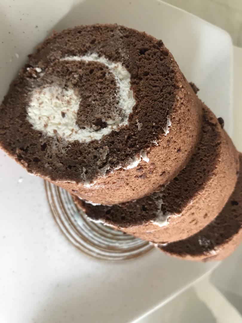 超浓郁卷不裂的巧克力蛋糕卷