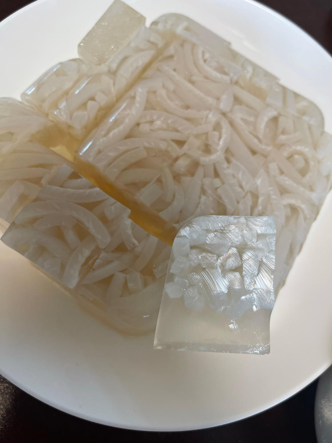 简单好看又好吃的水晶猪皮冻