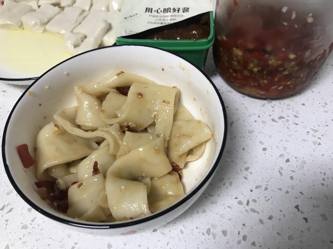 酱拌 手扯面 快手早餐的做法