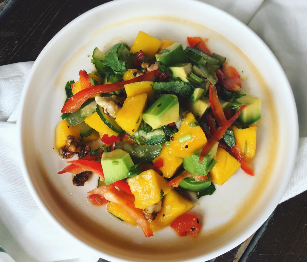 清爽鳄梨芒果沙拉