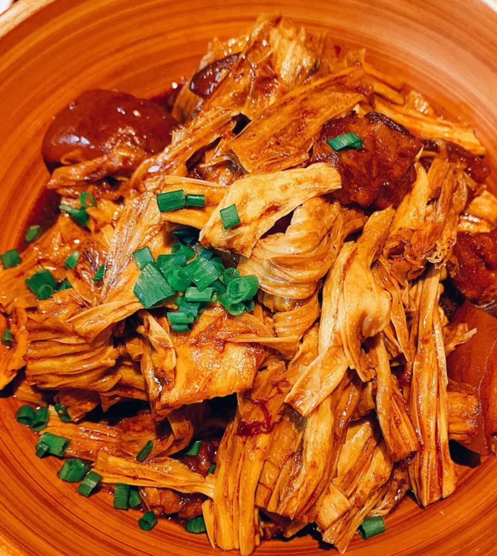 堂妈小厨  五花肉香菇烧腐竹