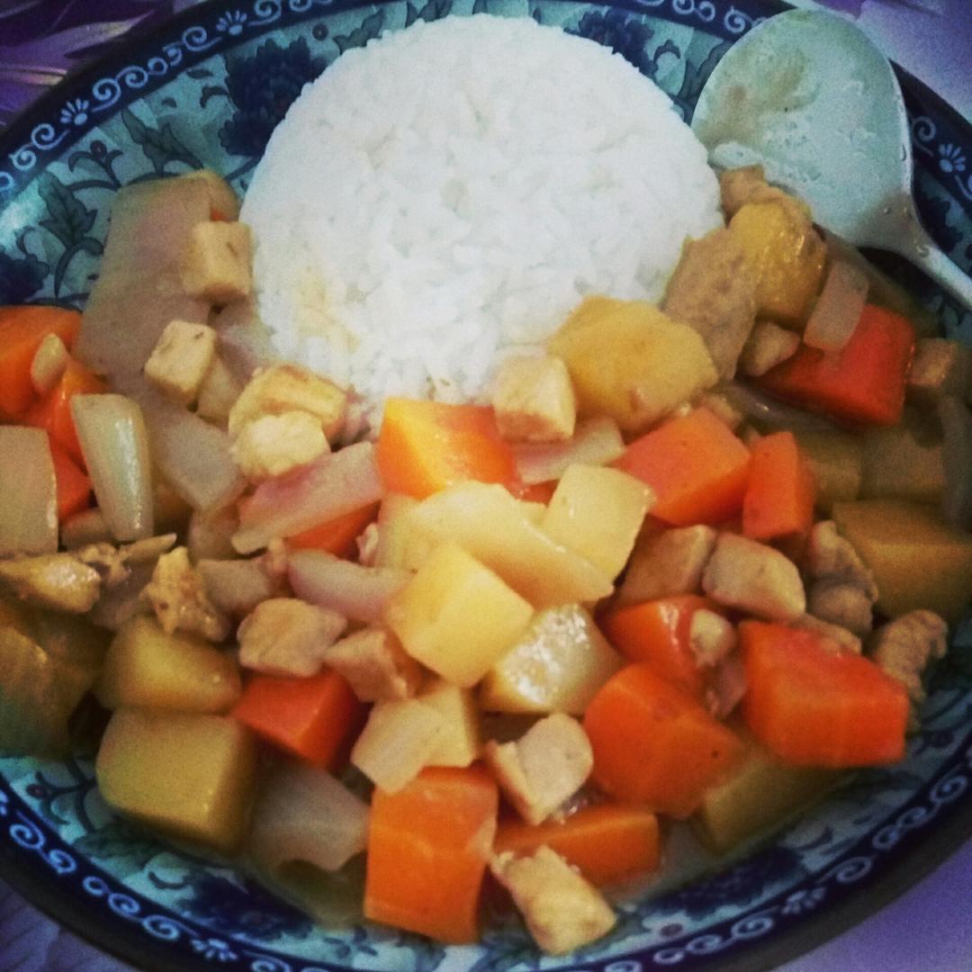 咖喱鸡块饭
