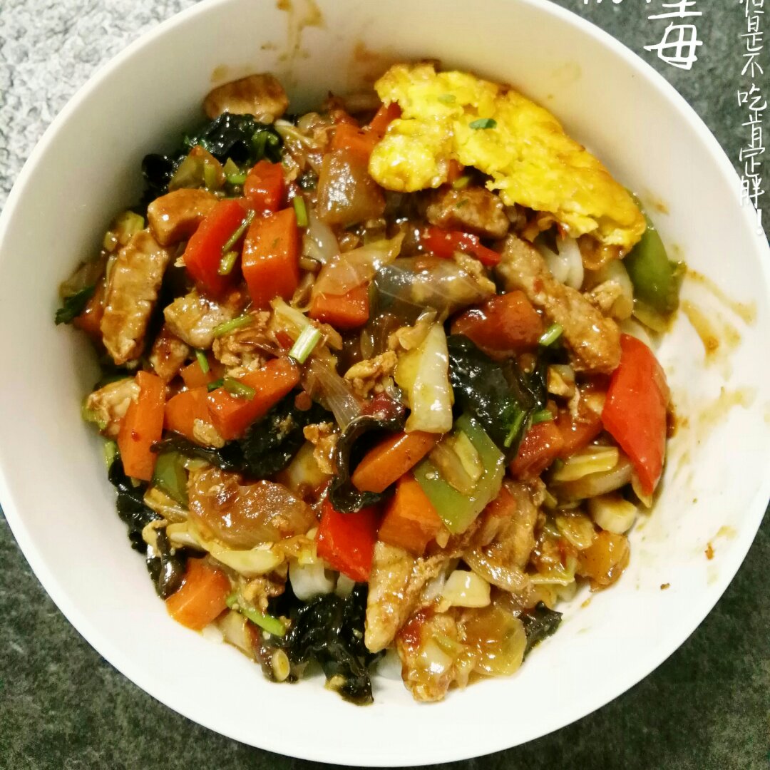 新疆过油肉拌面