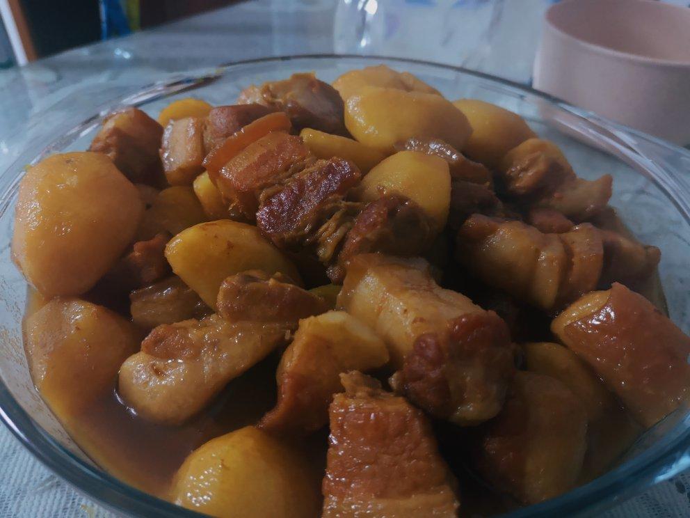 土豆红烧肉