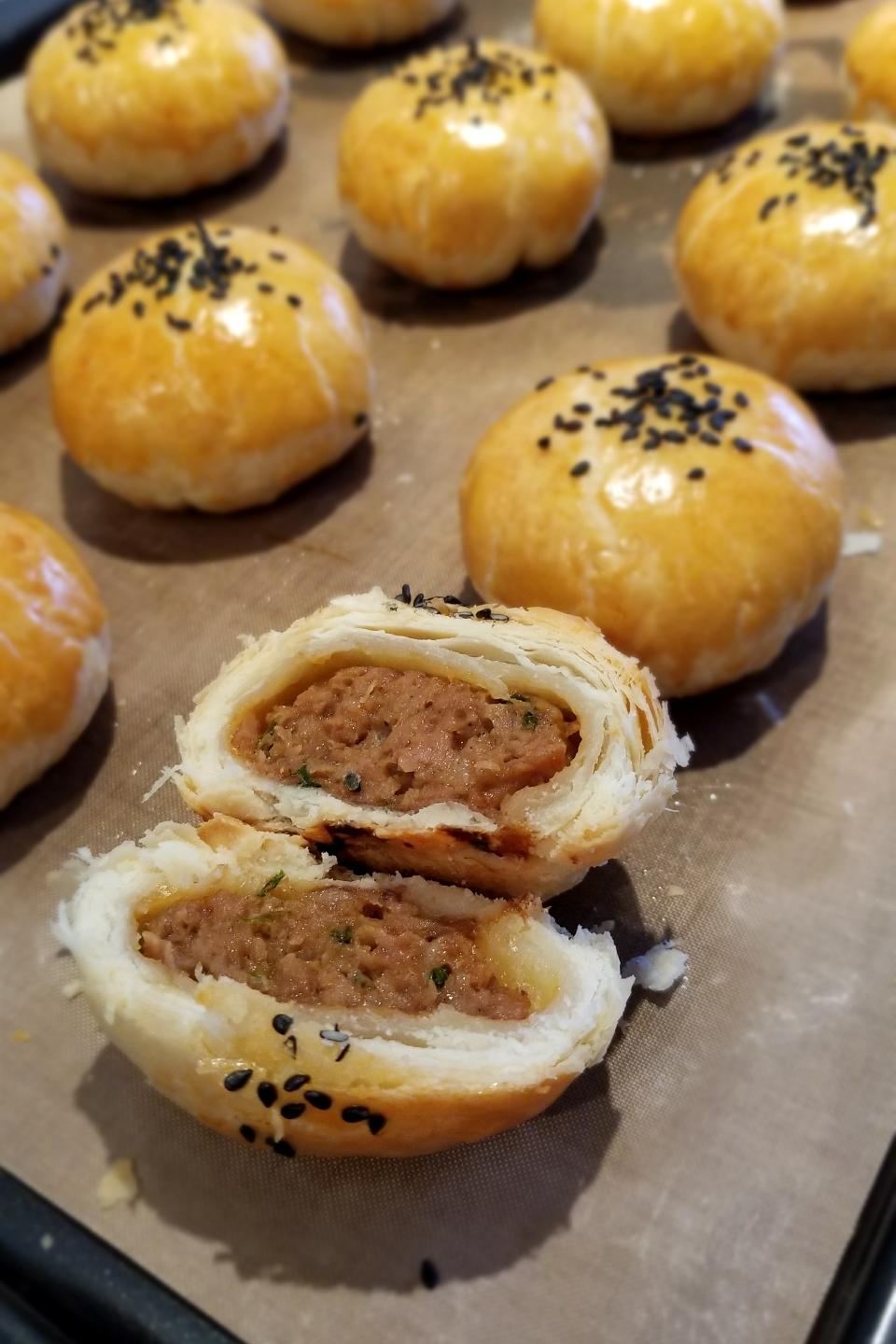 泳式鲜肉榨菜月饼
