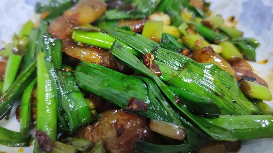 【简单】青蒜苗炒五花肉